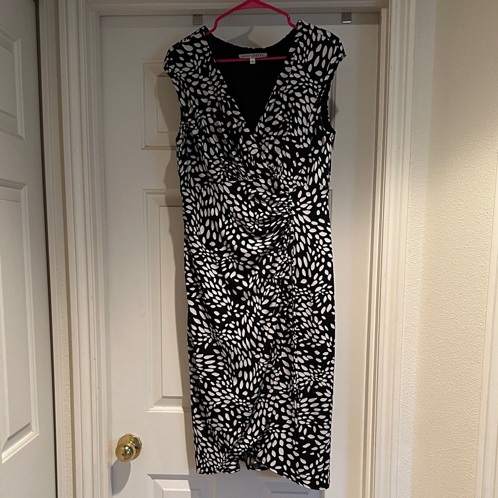Maggy London Black and White Midi Dress